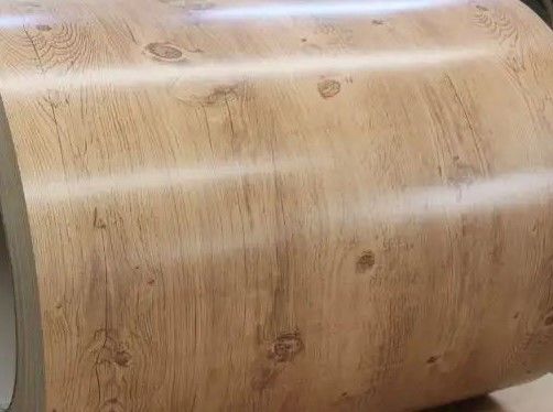 Tolérance personnalisable ± 1% de grains de bois en bobine d'aluminium prépeint pour murs de rideau