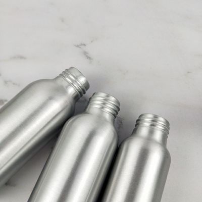 Bouteille en aluminium de couleur personnalisée de 500 ml pour emballage et bouteille d'eau vide rechargeable
